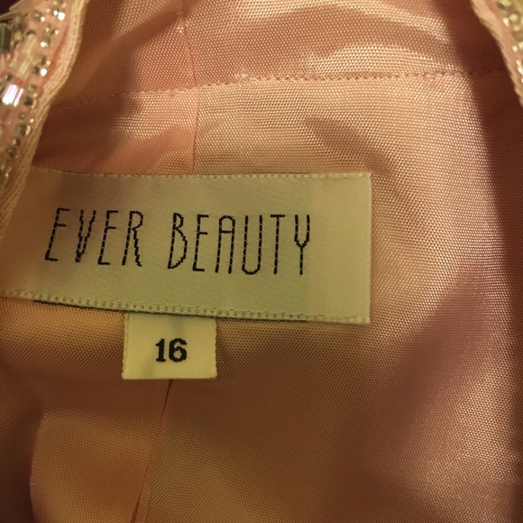 Light Rose Colored Dress Suit. When a great impression matters! ( make offer) - Picture 6 of 6